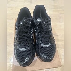 Shoes are in pristine condition only tried on. There to small for me.